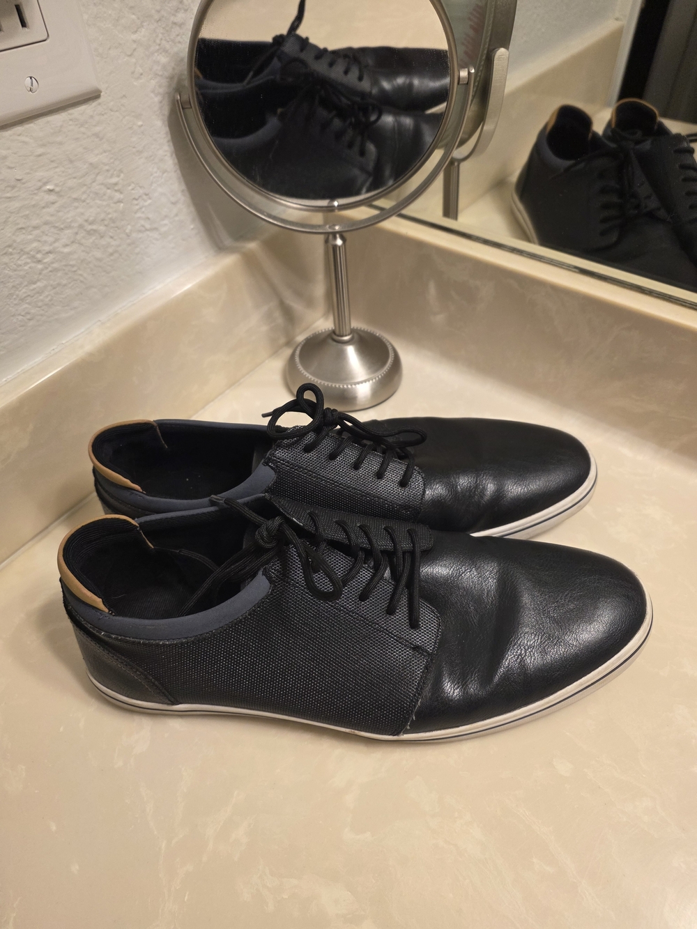 Men's Black Leather Casual Lace-Up Oxfords Size 9.5